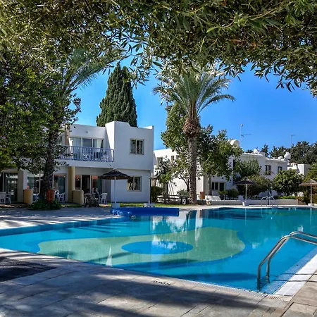 Lotus By The Sea- 2-bedroom With Communal Pool * Paphos