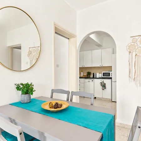 Apartament Lotus By The Sea- 2-bedroom With Communal Pool Pafos