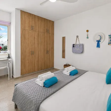 Lotus By The Sea- 2-bedroom With Communal Pool *