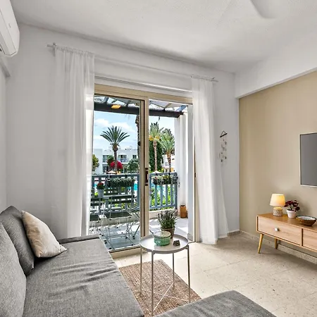 Lotus By The Sea- 2-bedroom With Communal Pool Apartament *