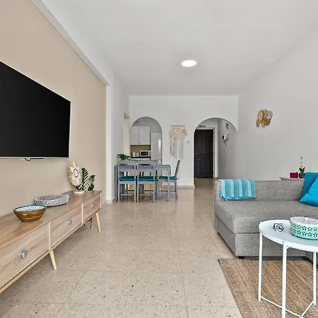 Lotus By The Sea- 2-bedroom With Communal Pool Apartament Pafos