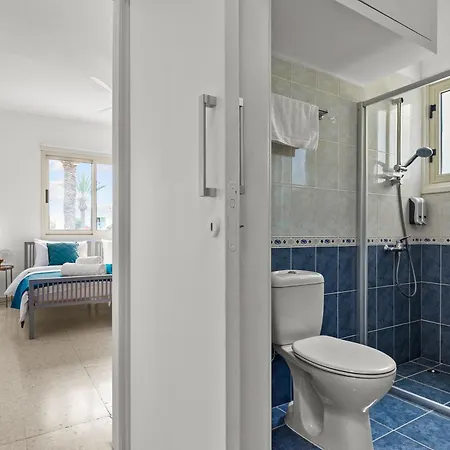 Lotus By The Sea- 2-bedroom With Communal Pool