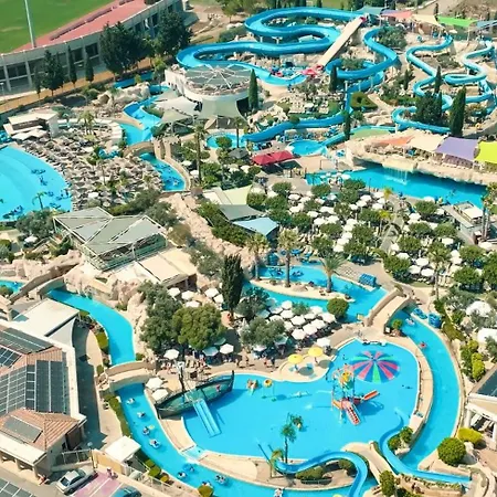 Lotus By The Sea- 2-bedroom With Communal Pool * Pafos